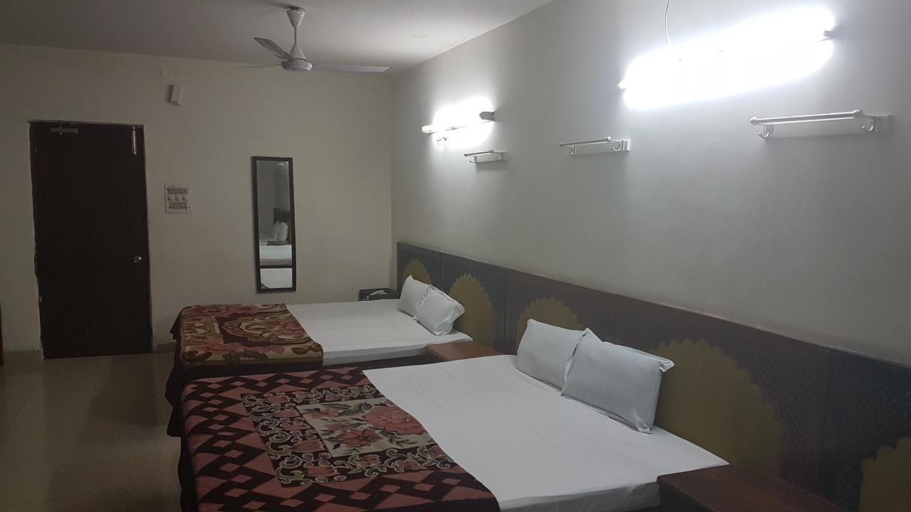 Hotel Balajee Palace Hajdarabad Zewnętrze zdjęcie